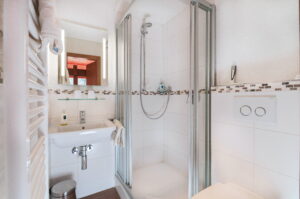 Binderhäusl, Badezimmer, ZImmer 1